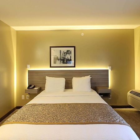 Days Inn By Wyndham Σάρρεϋ Εξωτερικό φωτογραφία