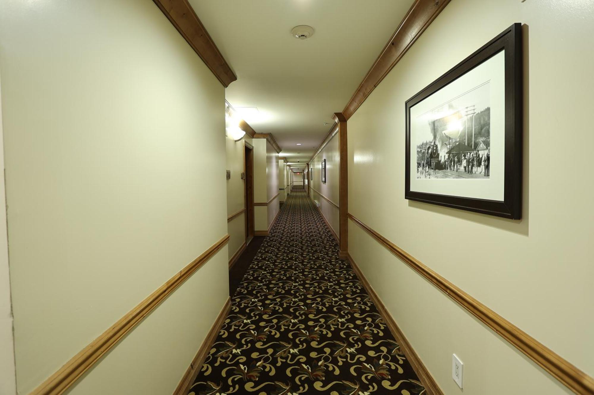 Days Inn By Wyndham Σάρρεϋ Εξωτερικό φωτογραφία